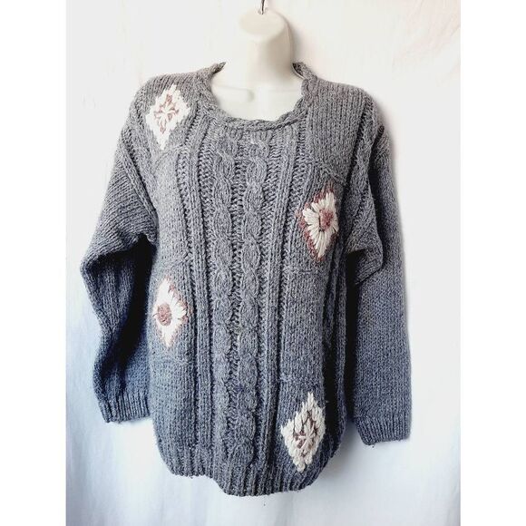 Shenanigans Sweaters - Shenanigans hand knit medium gray chunky pullover sweater